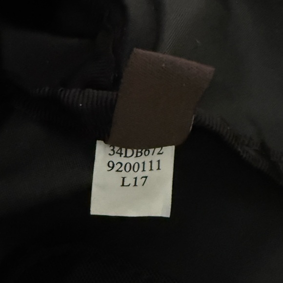 Frye black with leather accent
L17
Will fit my 13 in dell and larger - Picture 8 of 10